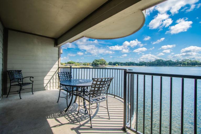 The Landing At Seven Coves Hotel Willis Exterior photo